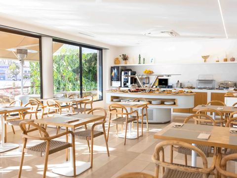Pierre & Vacances Hotel Port Salins Empuriabrava - Girona