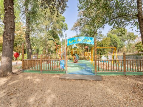 Camping Domaine de Gaujac - Camping Paradis - Gard