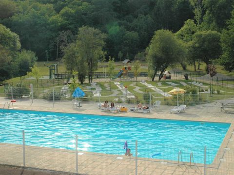 Camping Au Bois de Calais - Camping Corrèze - Image N°0