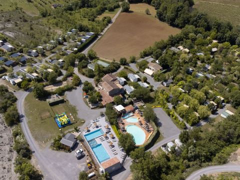 Flower Camping Saint Amand - Camping Ardèche - Image N°0