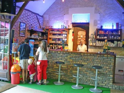 Camping Château de la Rolandière - Indre-et-Loire