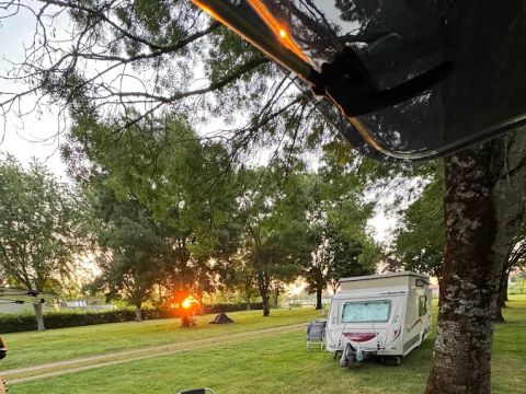 Camping de l'Arquebuse - Côte-d'Or - Image N°3