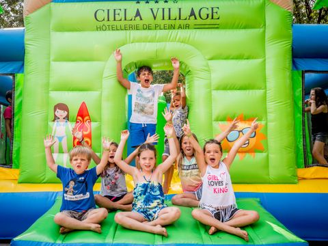 Yelloh! Village Camping  Avignon Parc - Vaucluse