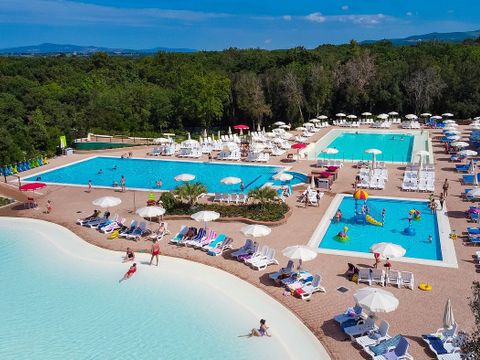 hu Montescudaio village - Camping Pisa - Image N°0