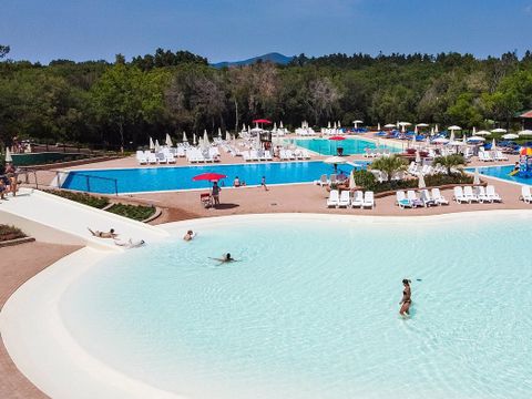 hu Montescudaio village - Camping Pisa - Image N°4