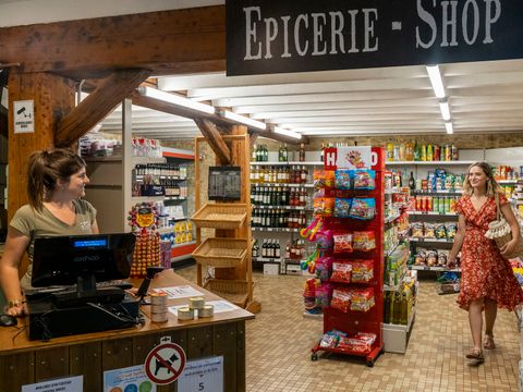 Camping Romanée - Les Grottes De Roffy - Dordogne