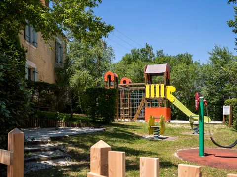 Camping Romanée - Les Grottes De Roffy - Dordogne