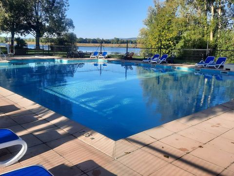 Camping Aux Rives du Soleil - Ain