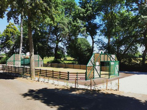 Camping Domaine du Château de l'Epervière  - Saône-et-Loire