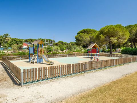 Pierre & Vacances Premium Residence Les Rives de Cannes - Mandelieu - Camping Alpes-Maritimes - Image N°5