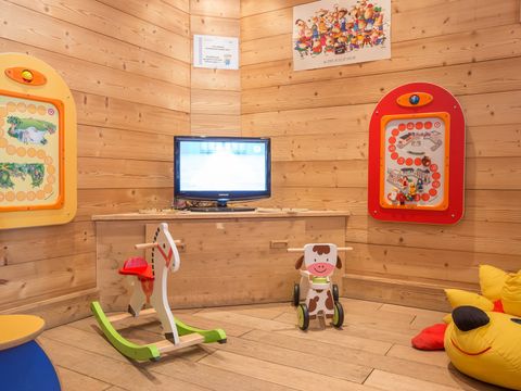 Pierre & Vacances Premium Résidence Les Chalets du Forum - Camping Savoie