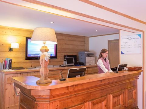 Pierre & Vacances Premium Résidence Les Chalets du Forum - Camping Savoie - Image N°2