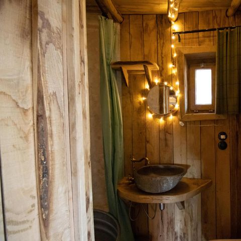 AUßERGEWÖHNLICHE UNTERKUNFT 4 Personen - Winziges Haus Hobbit mit Whirlpool