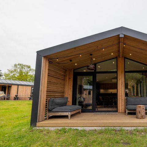 LODGE 4 Personen - Natur mit Whirlpool