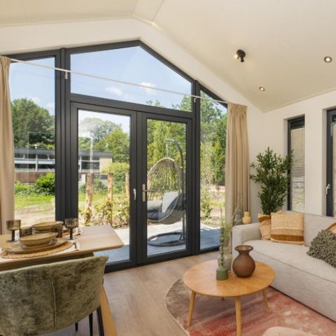 LODGE 4 Personen - Tiny mit Whirlpool | 2 + 2 Personen