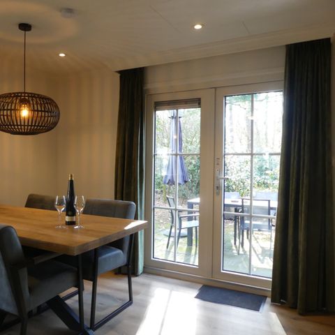 Chalet 4 Personen - Sumpfdotterblume mit Whirlpool