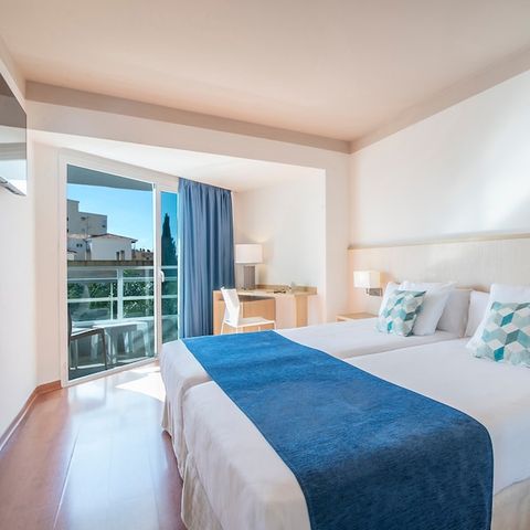 Zimmer 2 Personen - Doppelzimmer - Poolblick - Balkon