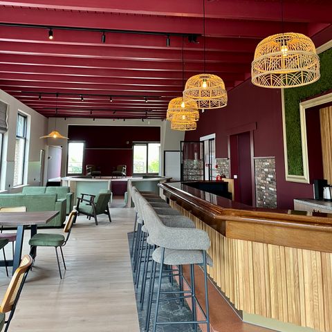 FERIENHAUS 36 Personen - Hauptgebäude 20 Personen + 4 kleine Gewächshäuser