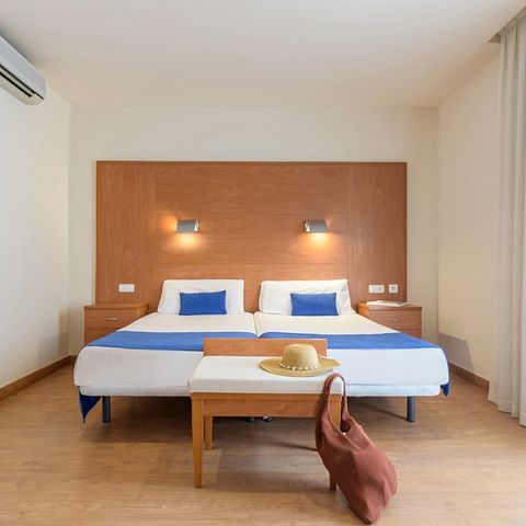 Zimmer 4 Personen - VIERBETTZIMMER - BALKON - INKL. FRÜHSTÜCK