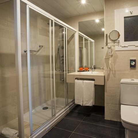 Zimmer 4 Personen - VIERBETTZIMMER - BALKON - INKL. FRÜHSTÜCK