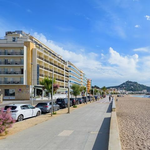 Pierre & Vacances Hotel Horitzó - Camping Girona - Image N°4