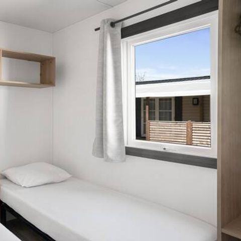 Mobilheim 4 Personen - Comfort | 2 Zimmer | Kapazität 4 Personen | Höher gelegene Terrasse | 1 Badezimmer | Klimaanlage