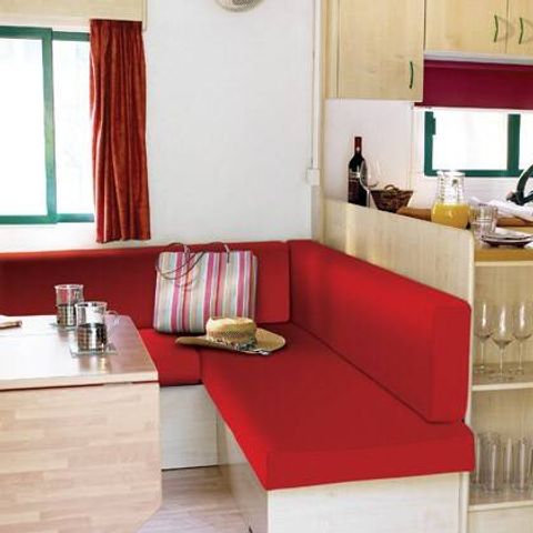 Mobilheim 6 Personen - Classic | 3 Schlafzimmer | Kapazität 6 Personen | Erhöhte Terrasse | 1 Badezimmer | Klimaanlage