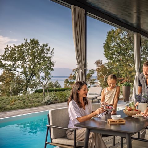 Mobilheim 4 Personen - Amber Sea Luxury Holiday Home mit privatem Pool