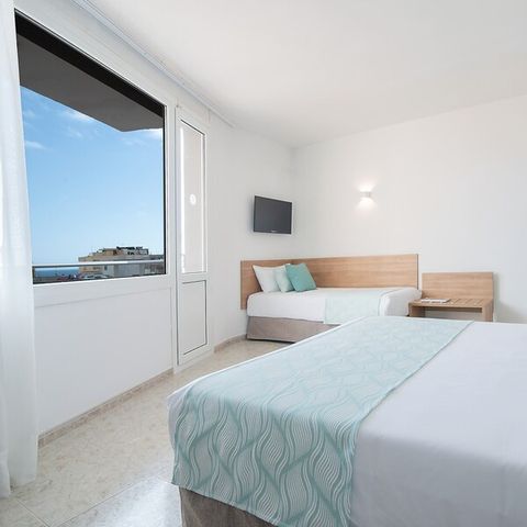 Zimmer 3 personen - ZUSATZBETT - BALKON - INKL. FRÜHSTÜCK