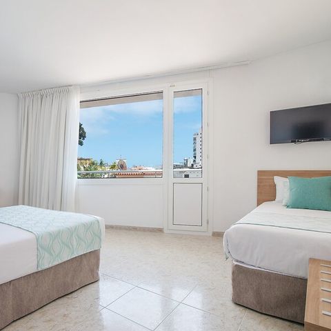 Zimmer 3 personen - DOPPELZIMMER + ZUSATZBETT - BALKON - INKL. FRÜHSTÜCK