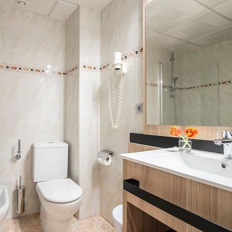 Zimmer 3 Personen - Familienzimmer - 3 Personen - Balkon