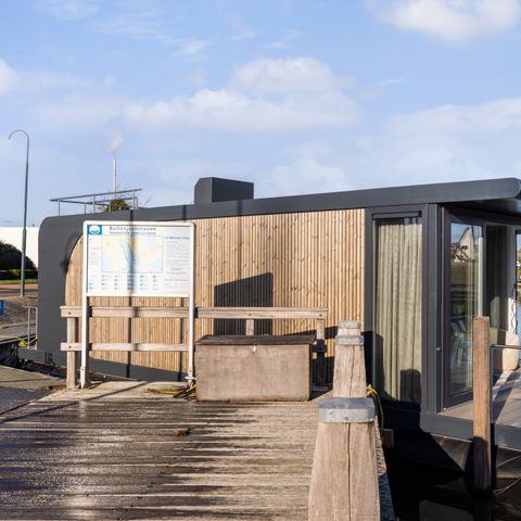AUßERGEWÖHNLICHE UNTERKUNFT 4 Personen - Luxusunterkünfte auf dem Wasser in Friesland