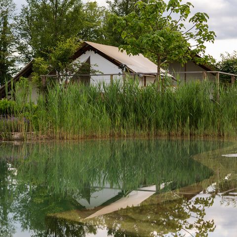 Zelt 2 Personen - glamping, private Toilette, Waschbecken & Außenbadewanne 15m²
