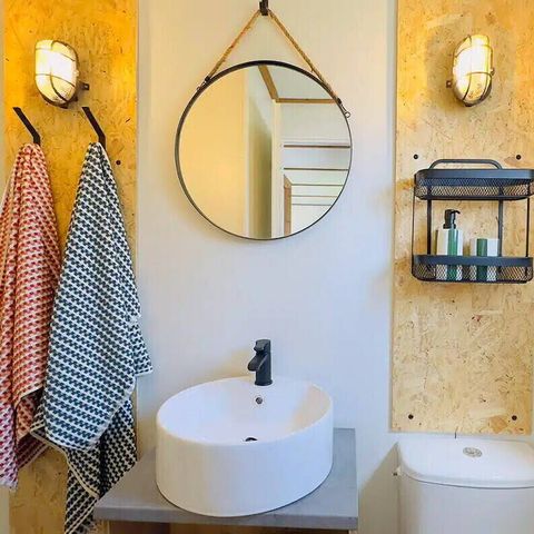 AUßERGEWÖHNLICHE UNTERKUNFT 4 Personen - Tiny House | 2 Zi. | 4 Pers. | Erhöhte Terrasse | 1 Bad | Klimaanlage