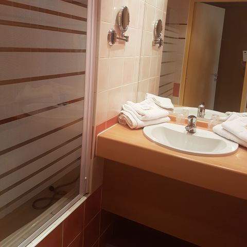 Zimmer 3 Personen - G/227_HOTELZIMMER 3 PERS.
