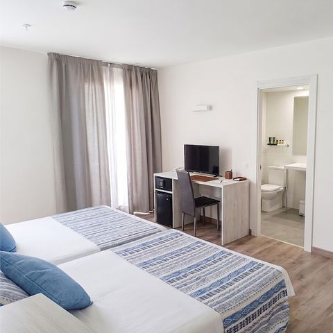 Zimmer 3 personen - 3 Erwachsene - – Balkon