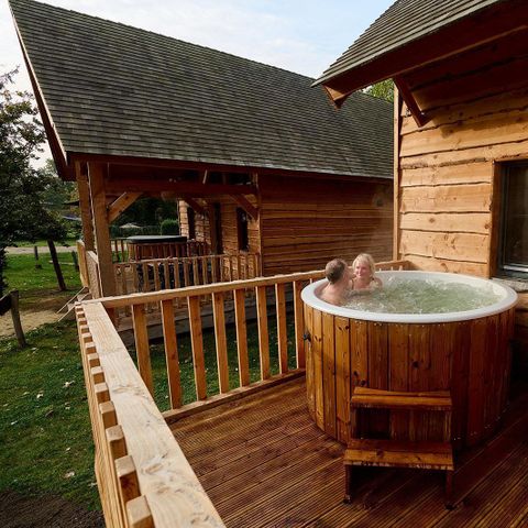 Chalet 4 Personen - Baumhaus mit Whirlpool