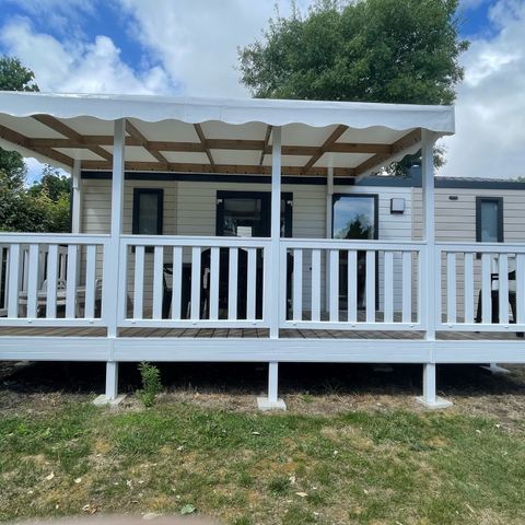 Mobilheim 4 personen - Komfort-Cottage mit 2 Schlafzimmern – 30 m² – überdachte Terrasse für 4 Personen