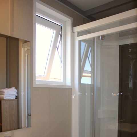 Chalet 4 Personen - Premium Badiane – 2 Schlafzimmer – 2 Badezimmer – Bettwäsche, Handtücher, Plancha, Reinigungsservice