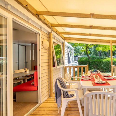 Mobilheim 6 Personen - Komfort TV 3 Zi -TV-überdachte Terrasse-Plancha- 30m² | CONFORT