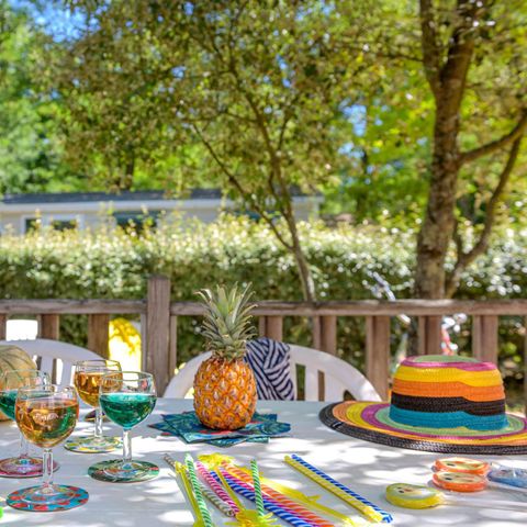 Mobilheim 5 Personen - Komfort TV 2ch-TV-plancha-überdachte Terrasse- 26m² | CONFORT