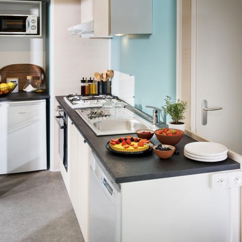 Mobilheim 5 Personen - Family 2ch-CLIM-überdachte XXL-Terrasse-TV-LV-Plancha-28m² | PREMIUM