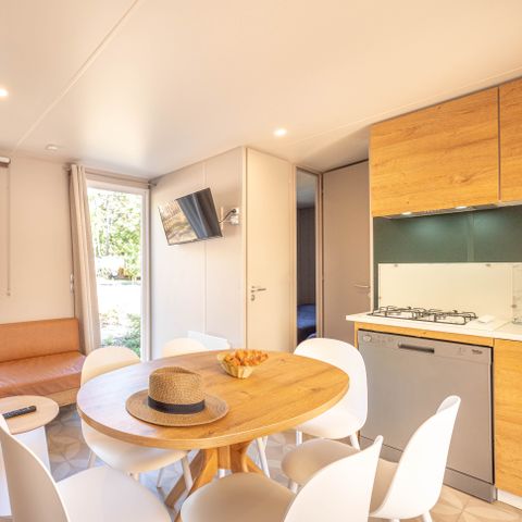 Mobilheim 4 Personen - Garden 2ch-Badewanne-TV-LV-Plancha-überdachte Terrasse-31m² | PREMIUM