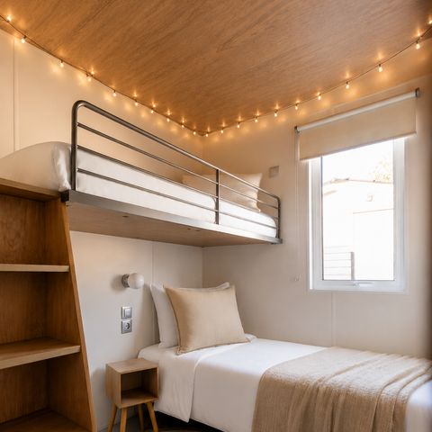 Mobilheim 6 personen - Cocoon - 3 Schlafzimmer - 2 Badezimmer - PREMIUM+ – 40 m² – Spa – Klimaanlage – - TV – Geschirrspüler – Plancha – überdachte Terrasse – Travel-Paket