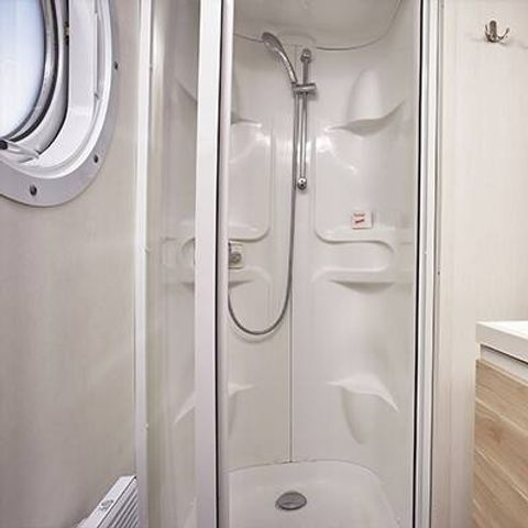Mobilheim 6 personen - Mobilheim | Premium | 3 Schlafz. | 6 Pers. | Erhöhte Terrasse | Klimaanlage | TV