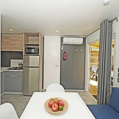Mobilheim 6 personen - Mobilheim | Premium | 3 Zi. | 6 Pers. | Hochterrasse | 2 Bäder | Klimaanlage | TV