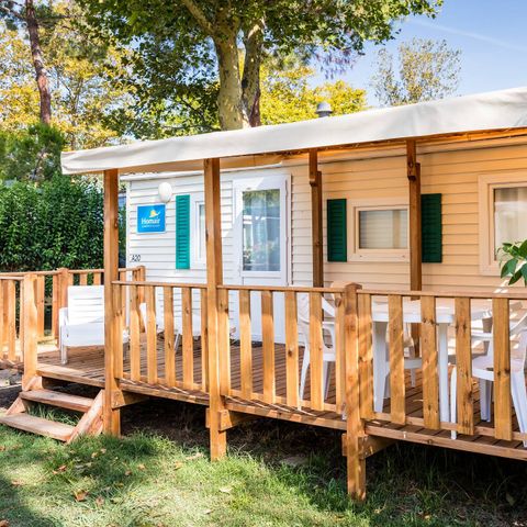 Mobilheim 4 Personen - Classic | 2 Schlafzimmer | 4 Schlafplätze | Halbüberdachte Terrasse | 1 Badezimmer | Klimaanlage