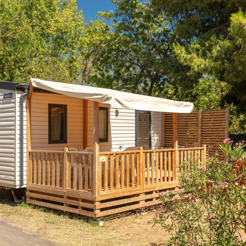 Mobilheim 6 Personen - Premium | 3 Schlafzimmer | 6 Schlafplätze | Halbüberdachte Terrasse | 1 Badezimmer | Klimaanlage | Fernseher