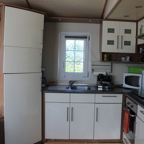 Mobilheim 4 Personen - Mobilheim Premium Villa 2 Zimmer - 40 m² + halbüberdachte Terrasse + großer Garten