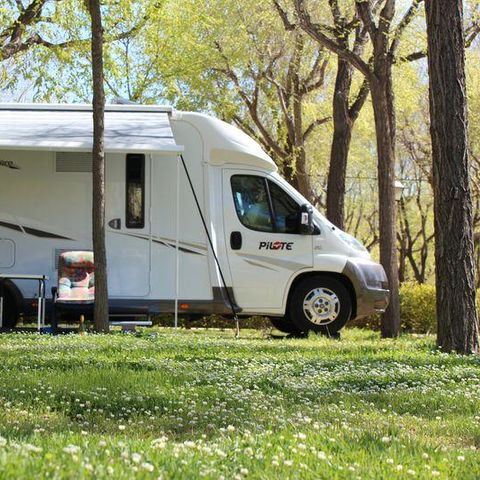Stellplatz - Stellplatz Plus + 1 Auto + Zelt, Wohnwagen oder Wohnmobil + Stromanschluss 2